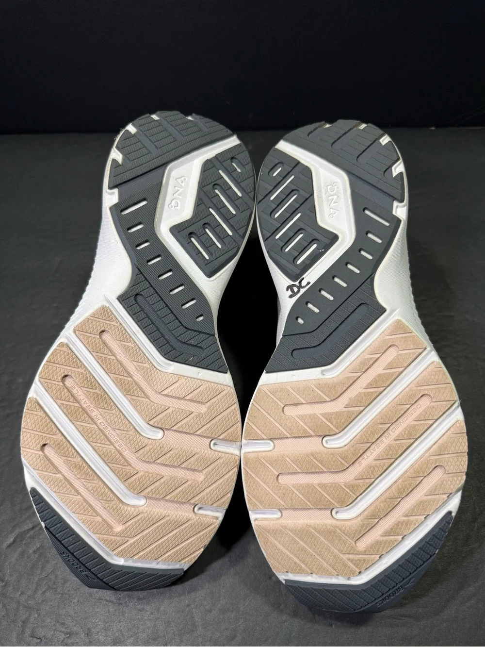Brooks Launch 8 Women’s Running Walking Sneakers Shoe Size-8